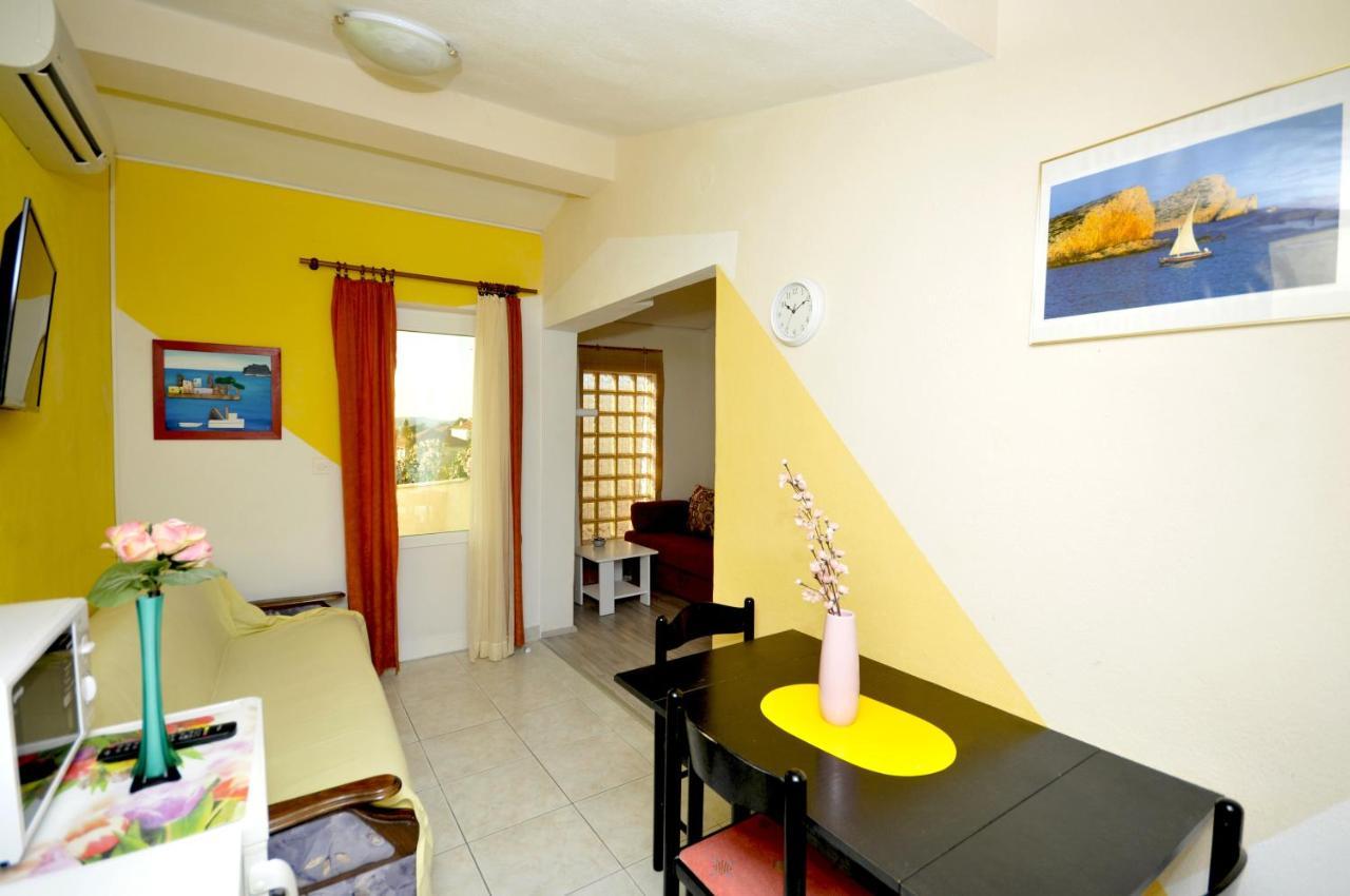 Donji Okrug  Apartments With A Parking Space Okrug Donji, Ciovo - 13732 מראה חיצוני תמונה