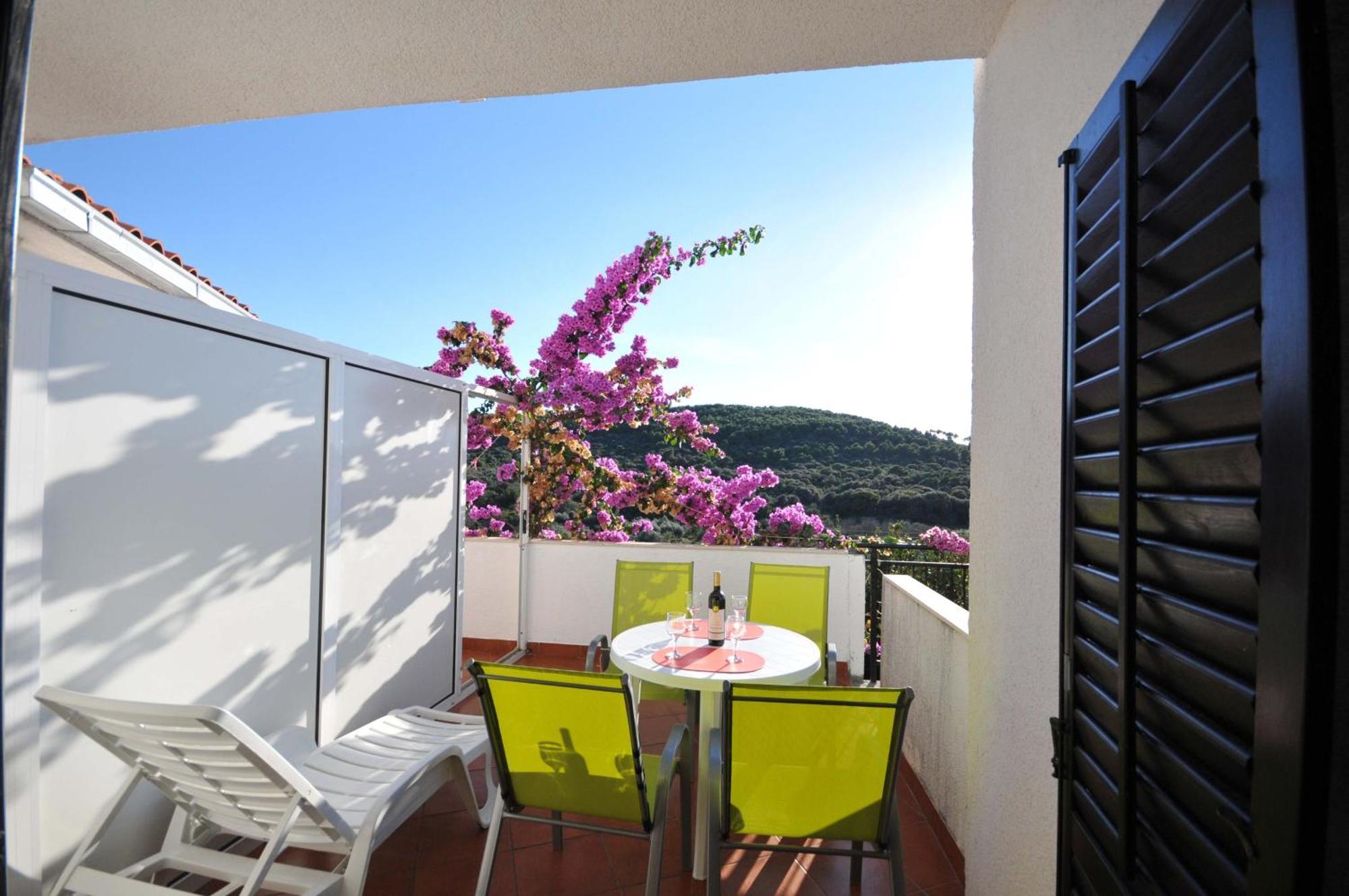 Donji Okrug  Apartments With A Parking Space Okrug Donji, Ciovo - 13732 מראה חיצוני תמונה