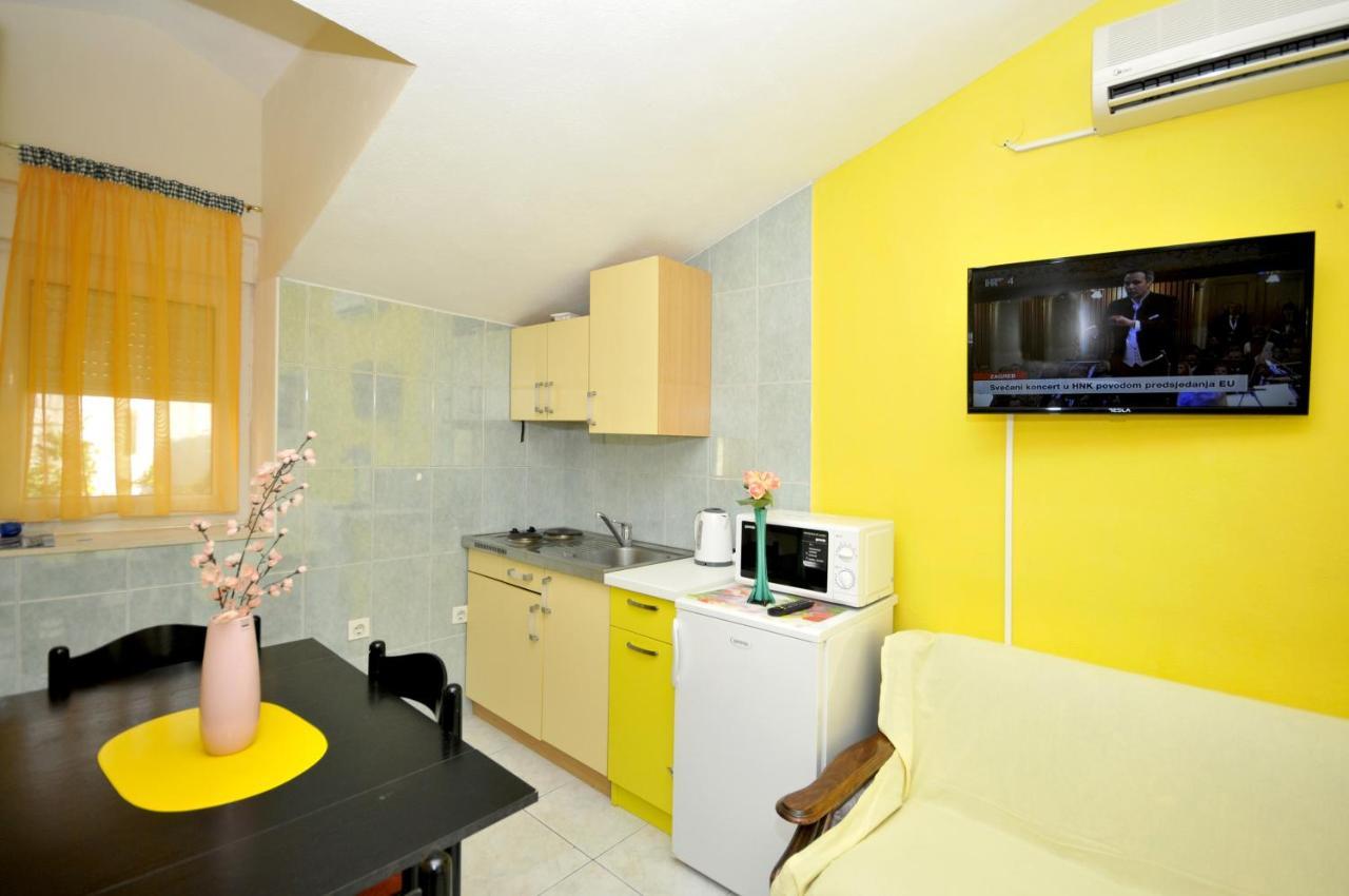Donji Okrug  Apartments With A Parking Space Okrug Donji, Ciovo - 13732 מראה חיצוני תמונה