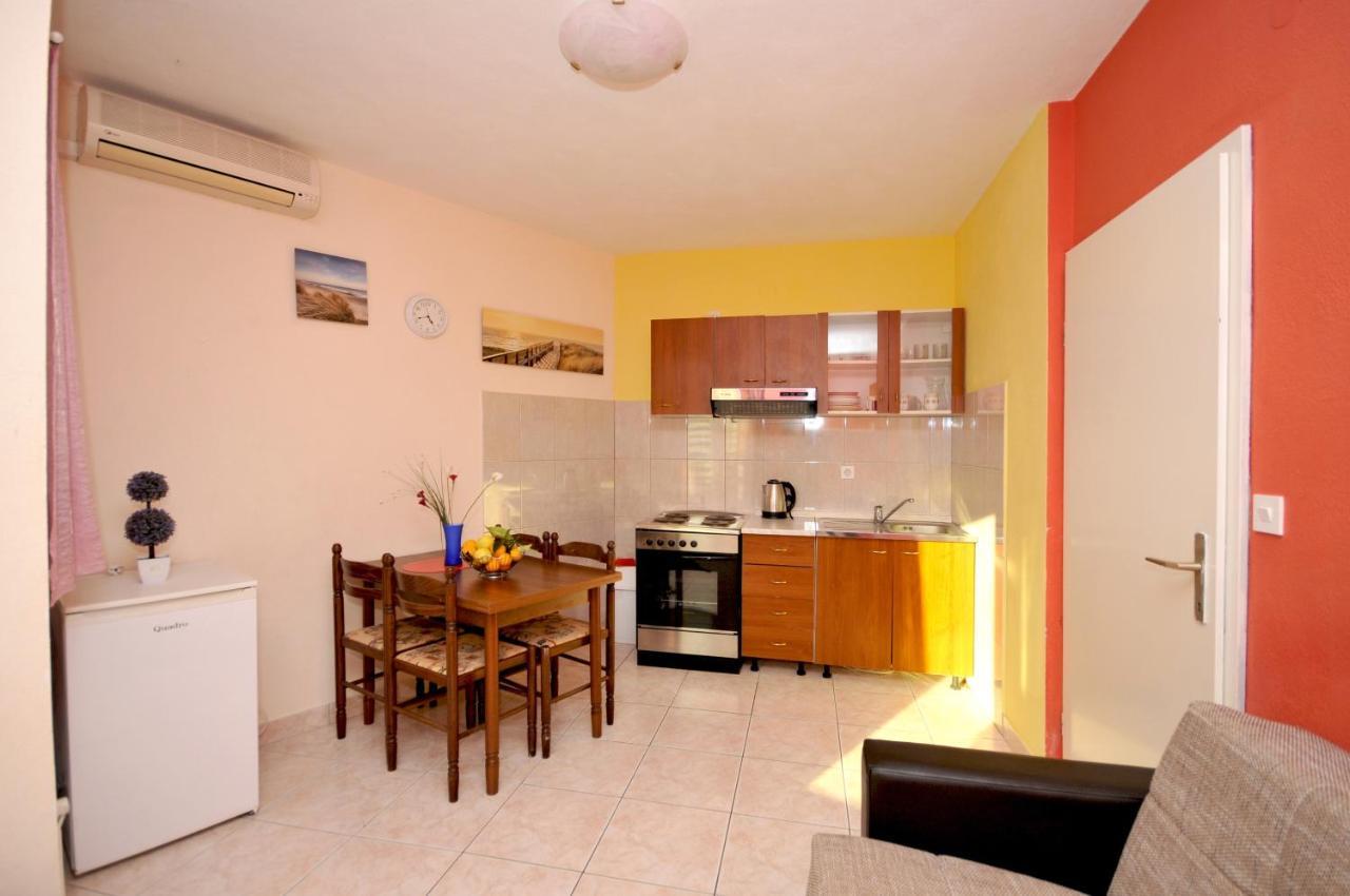Donji Okrug  Apartments With A Parking Space Okrug Donji, Ciovo - 13732 מראה חיצוני תמונה