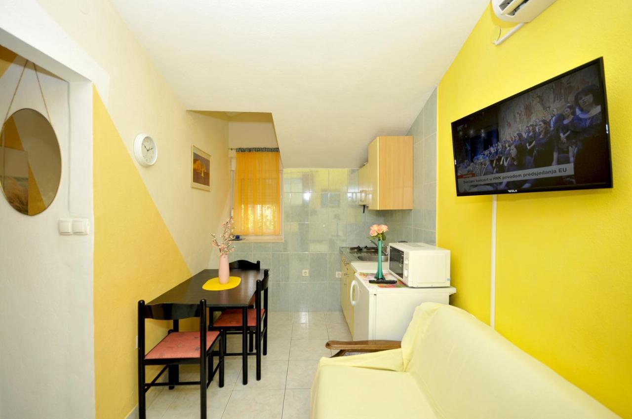 Donji Okrug  Apartments With A Parking Space Okrug Donji, Ciovo - 13732 מראה חיצוני תמונה